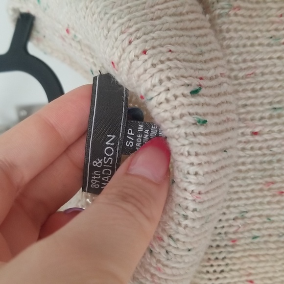 💛 89th&Madison | knit vest tunic in cream with red and green speckles | S - Picture 3 of 3